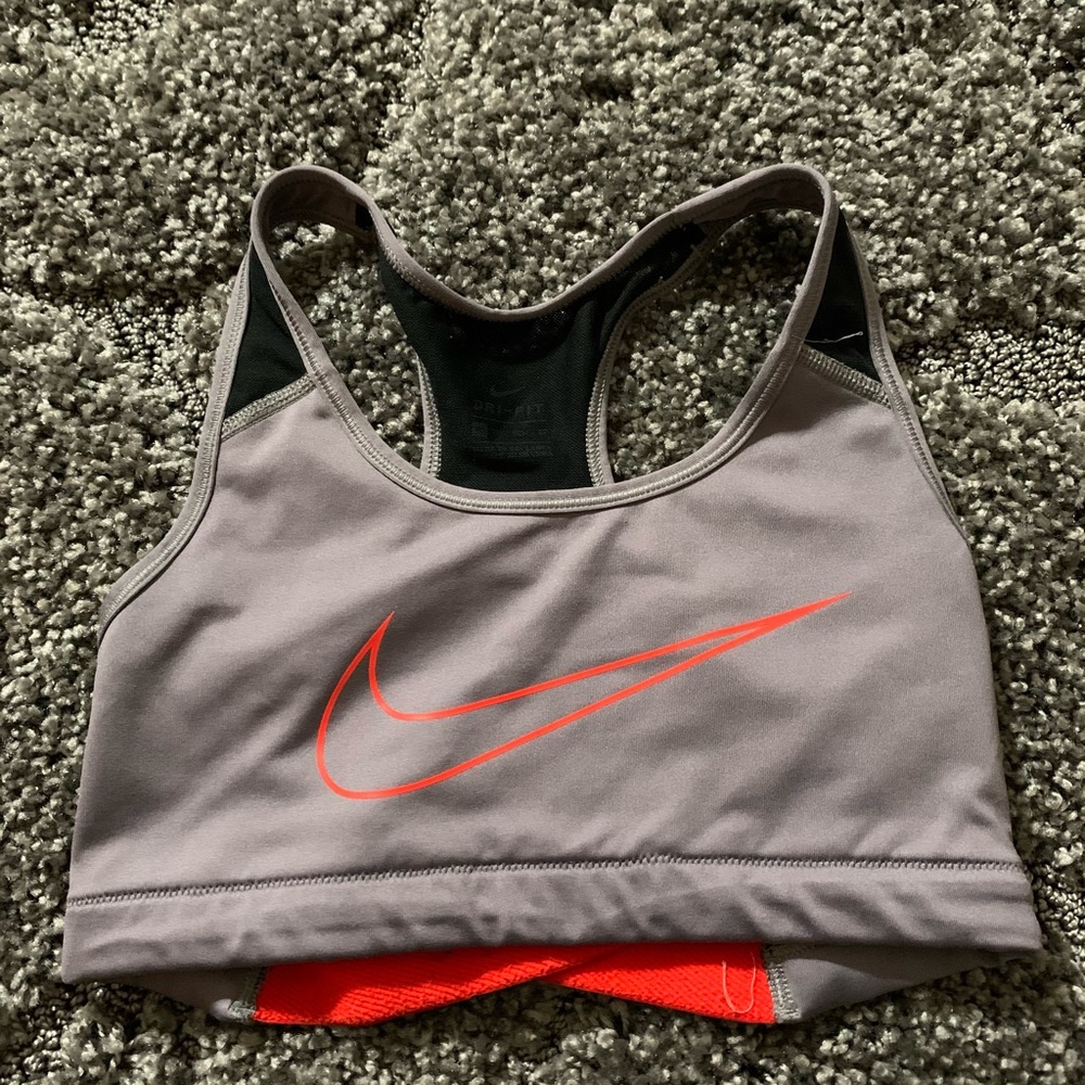 Women’s Nike sports bra size xs
